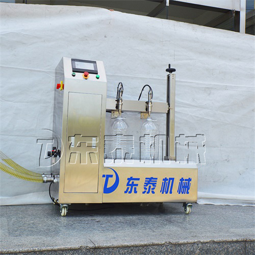 如何清洗小型食用油灌裝機？東泰告訴你